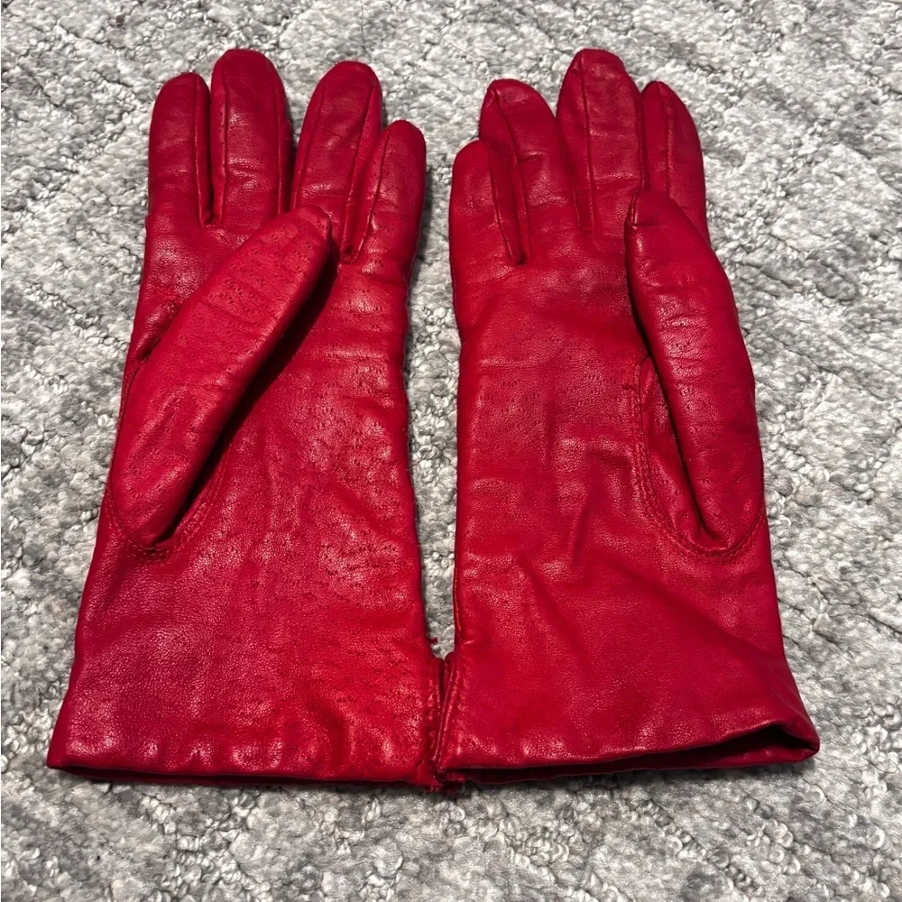 Vintage Fownes Women’s Red Leather Gloves - Size 6.5 (Small)